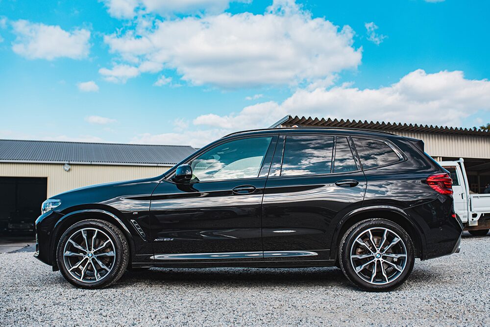 BMW X3 Xドライブ20D Mスポーツ ディーゼルターボ４WDサイド画像