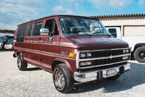 シボレーシェビーバン1992y茶メイン画像