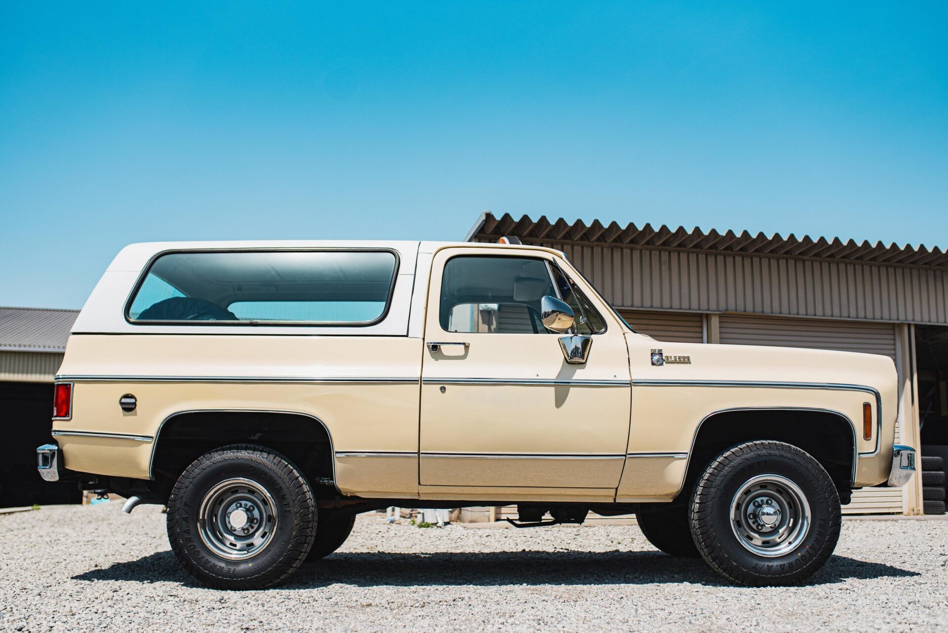 シボレー K-5ブレイザー横705画像