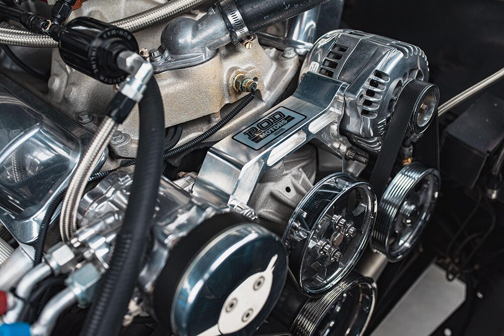 シボレー-K-5ブレイザー1972年モデル1123エンジンルーム画像２