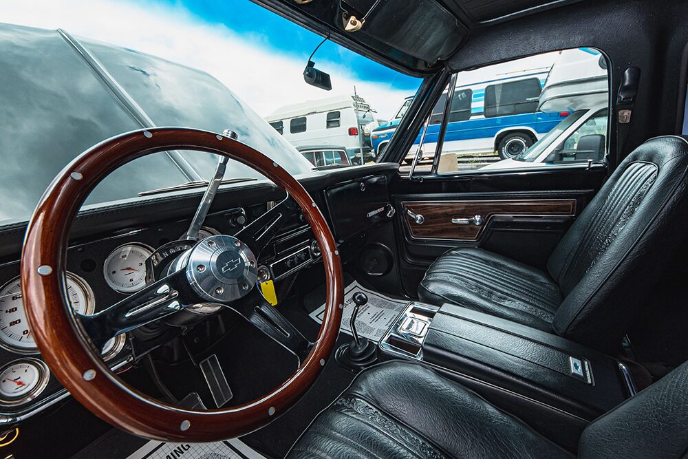 シボレー-K-5ブレイザー1972年モデル1123車内画像１