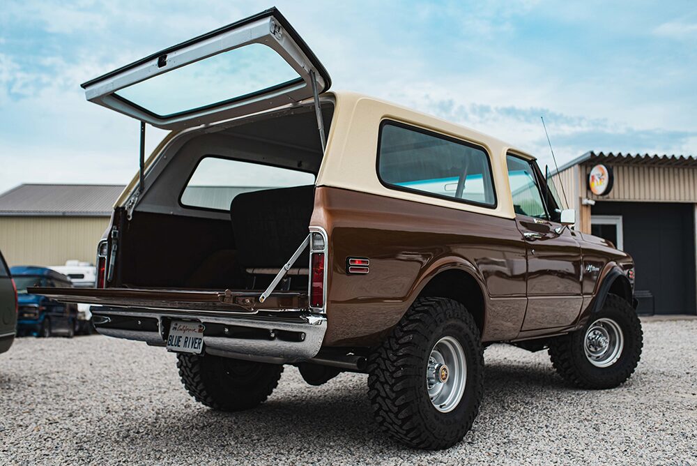 シボレーK5ブレイザーブラウントランクオープン