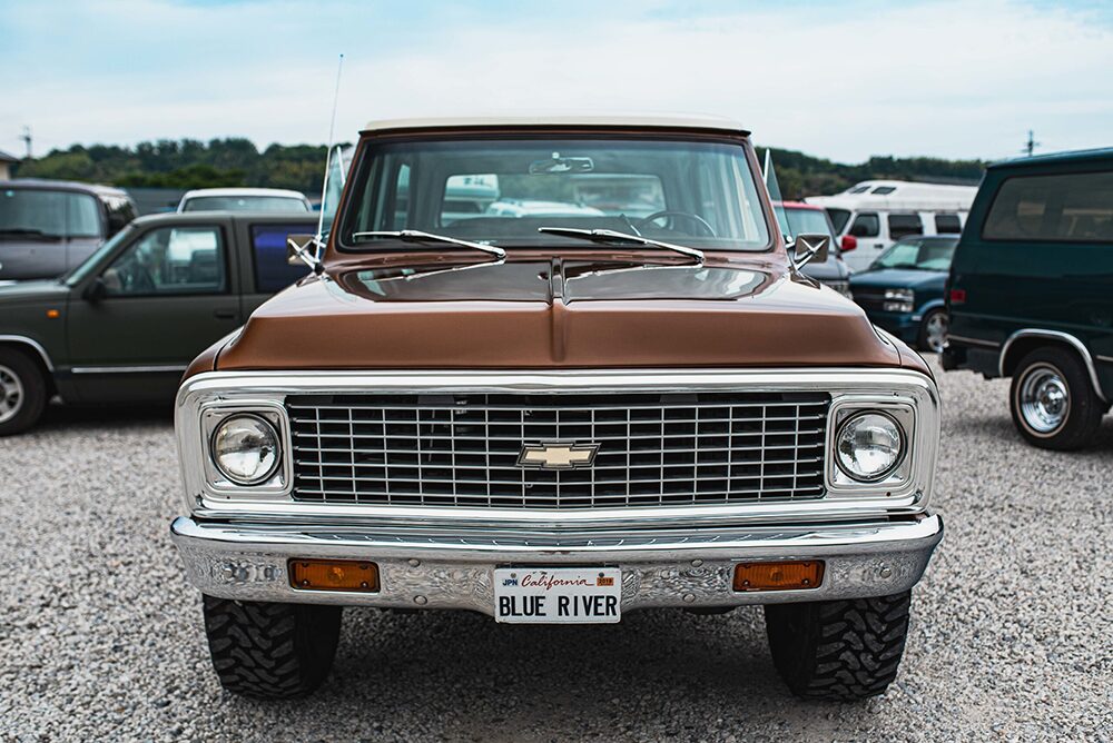 シボレーK5ブレイザーブラウンフロント画像