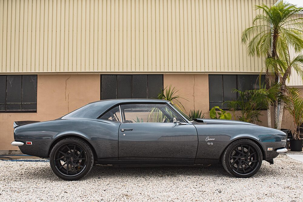 シボレーカマロ1968年モデル右向きサイド画像