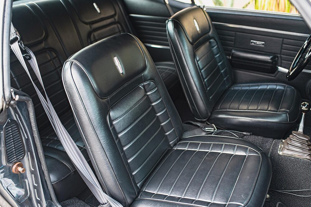 シボレーカマロ1968年モデル車内画像３