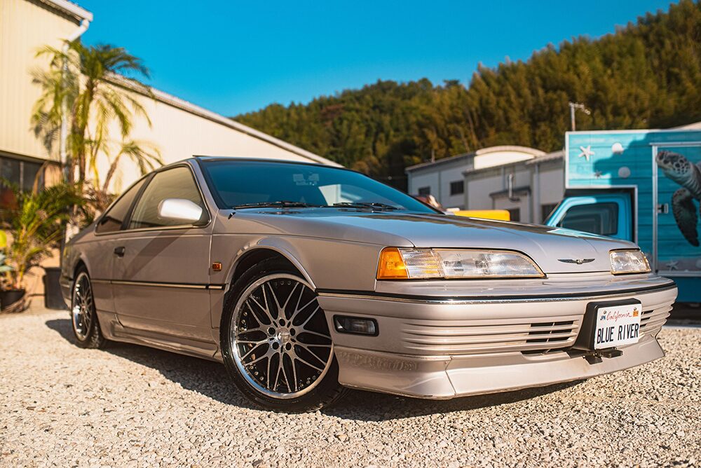 フォードサンバード右向きフロント