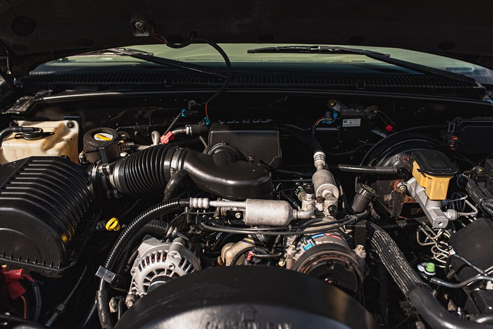 シボレー-サバーバン20260210エンジンルーム画像