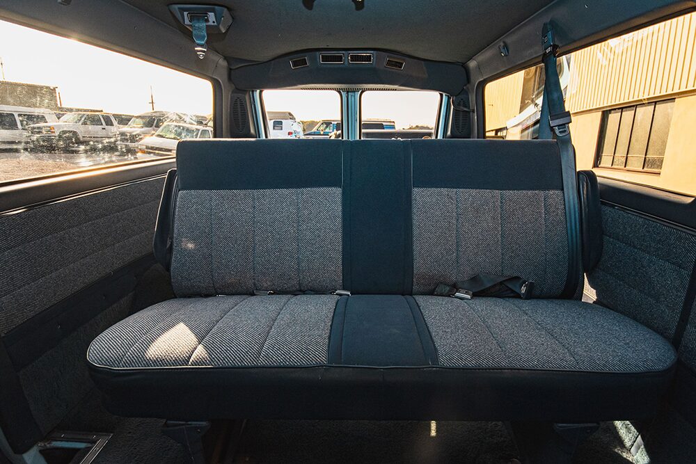 シボレー-シェビー20260210-01後部座席画像