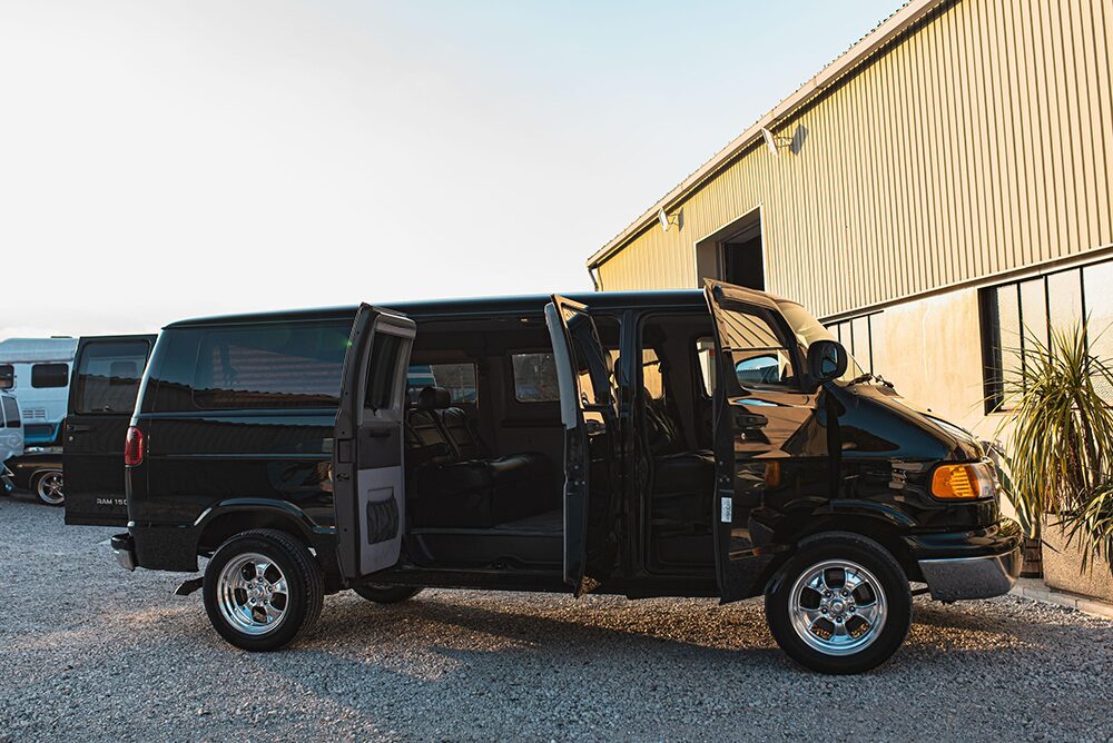 ダッジ-ラムバン20260210ドアオープン画像