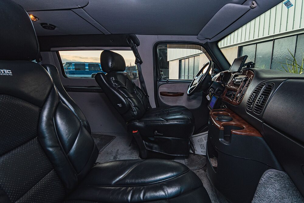 ダッジ-ラムバン20260210運転席画像