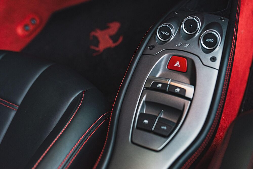 フェラーリ-458スパイダー20260312車内装備画像２