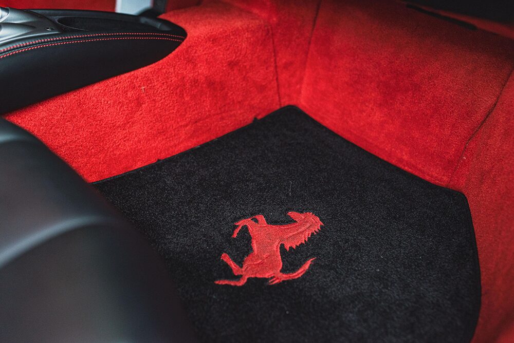 フェラーリ-458スパイダー20260312運転席ロゴマット画像