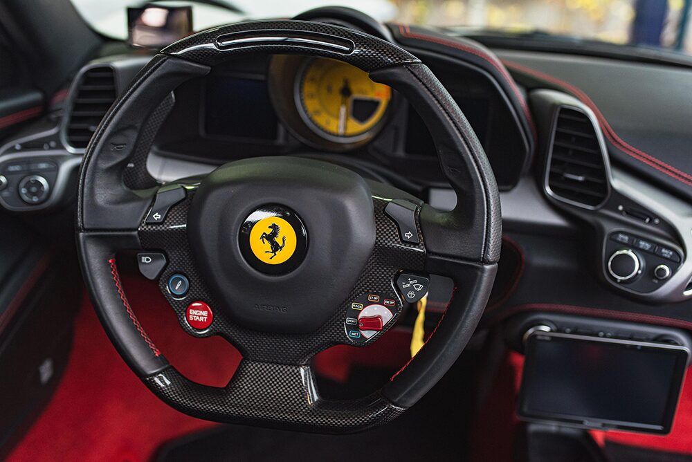 フェラーリ-458スパイダー20260312運転席画像